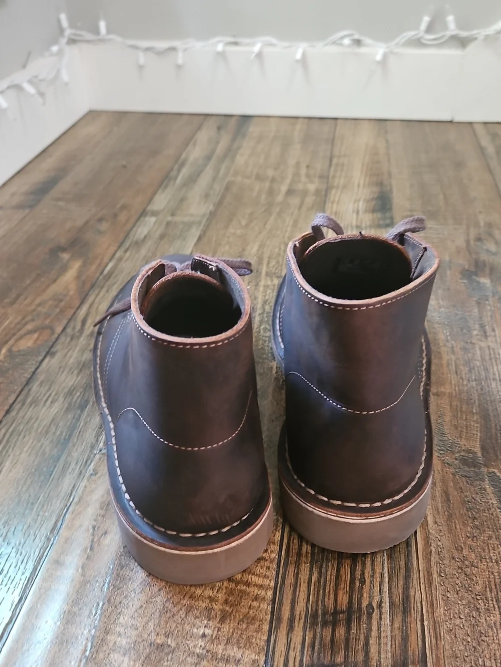 Clarks‎ Men's Brown Oil Rubbed (Bees wax) Leather Chukka Boot